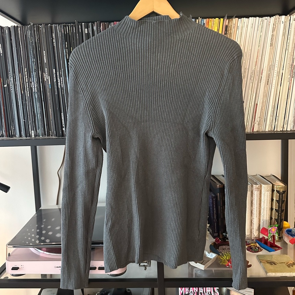 h&m ribbed mock neck sweater - grey SZ L; rarely worn!